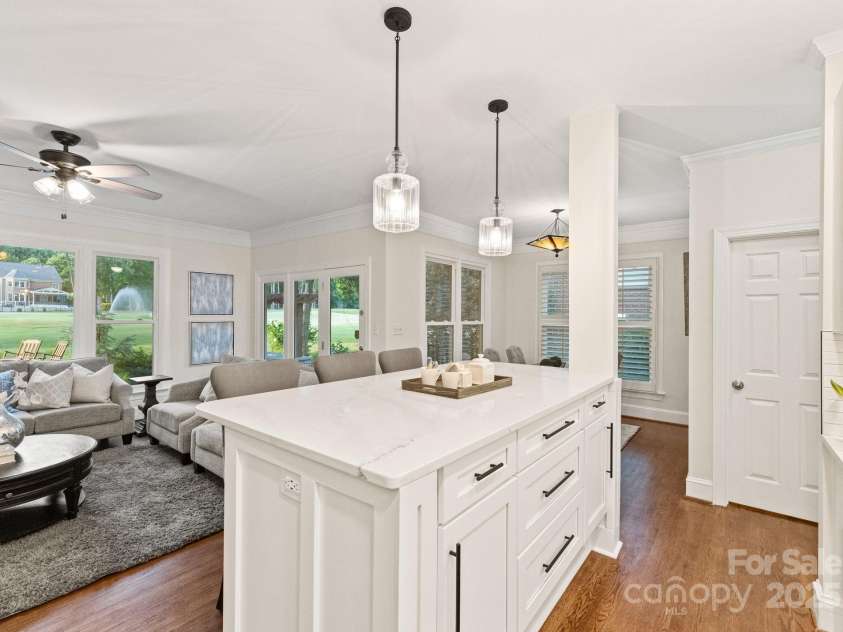 18832 Greyton Lane, Davidson, NC 28036.  MLS# CAR4284182, YatesRealty ID 35189. 
