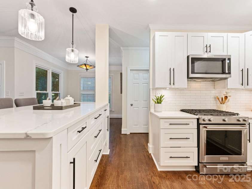 18832 Greyton Lane, Davidson, NC 28036.  MLS# CAR4284182, YatesRealty ID 35189. 