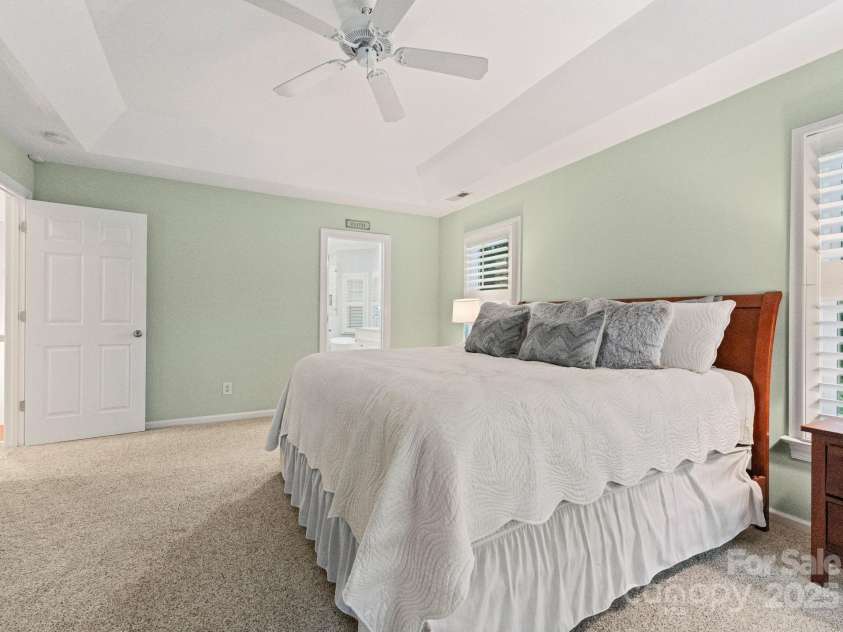 18832 Greyton Lane, Davidson, NC 28036.  MLS# CAR4284182, YatesRealty ID 35189. 