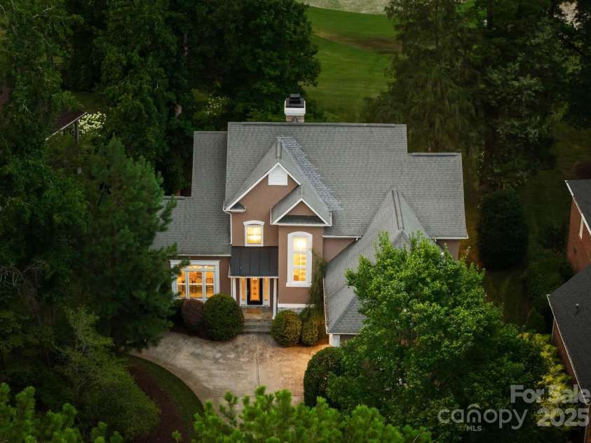 18832 Greyton Lane, Davidson, NC 28036.  MLS# CAR4284182, YatesRealty ID 35189. 