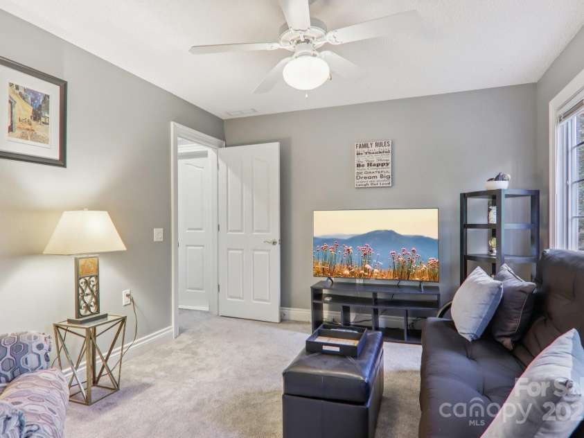 1 Bideford Row, Asheville, NC 28803.  MLS# CAR4321264, YatesRealty ID 3519. 