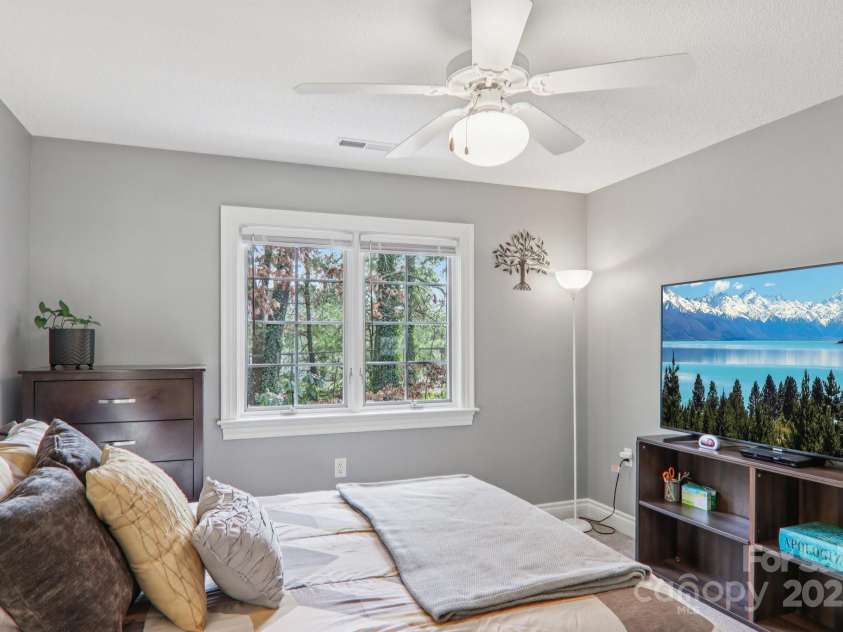 1 Bideford Row, Asheville, NC 28803.  MLS# CAR4321264, YatesRealty ID 3519. 