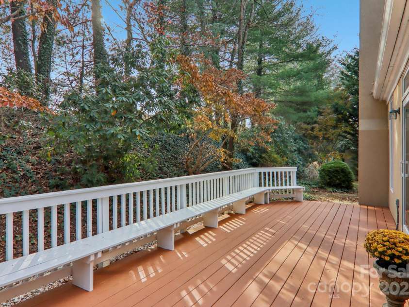 1 Bideford Row, Asheville, NC 28803.  MLS# CAR4321264, YatesRealty ID 3519. 