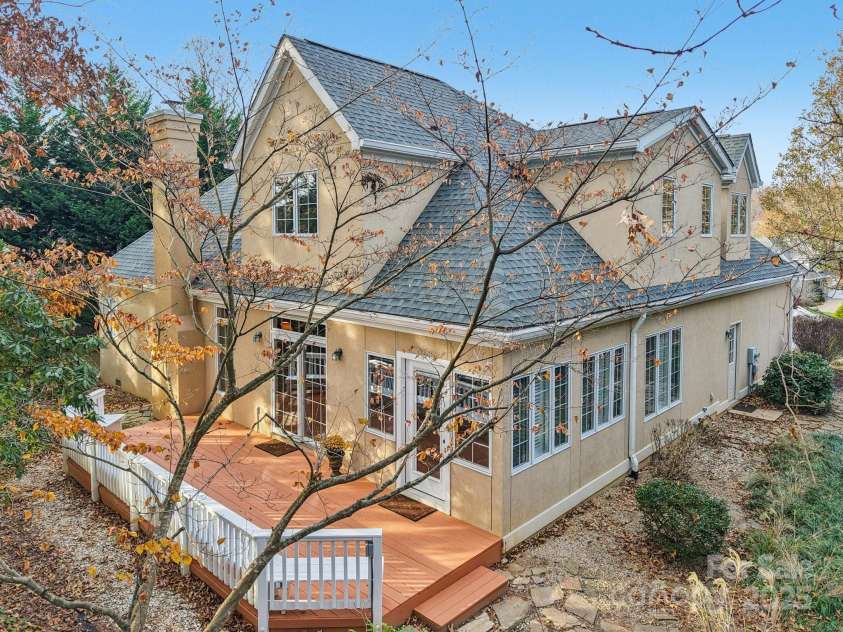 1 Bideford Row, Asheville, NC 28803.  MLS# CAR4321264, YatesRealty ID 3519. 