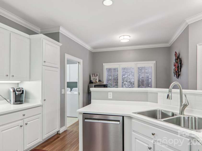 1 Bideford Row, Asheville, NC 28803.  MLS# CAR4321264, YatesRealty ID 3519. 