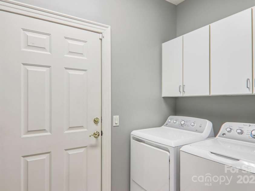 1 Bideford Row, Asheville, NC 28803.  MLS# CAR4321264, YatesRealty ID 3519. 