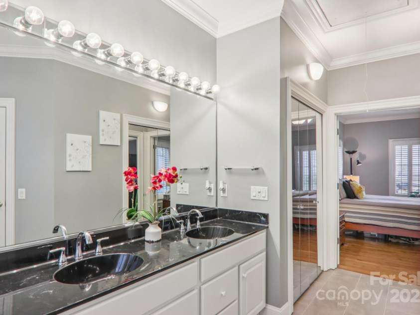 1 Bideford Row, Asheville, NC 28803.  MLS# CAR4321264, YatesRealty ID 3519. 