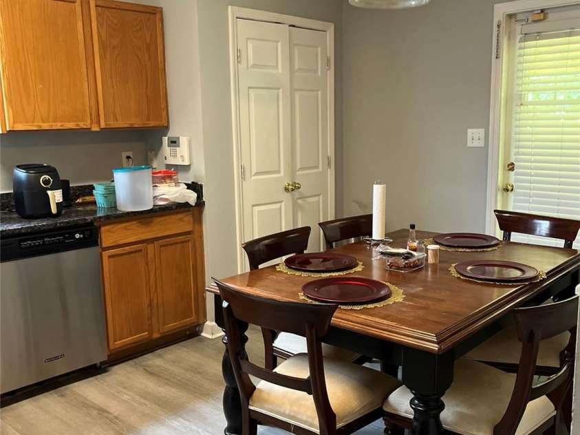 8204 Lamplighter Place, Charlotte, NC 28217.  MLS# CAR4294992, YatesRealty ID 35190. 