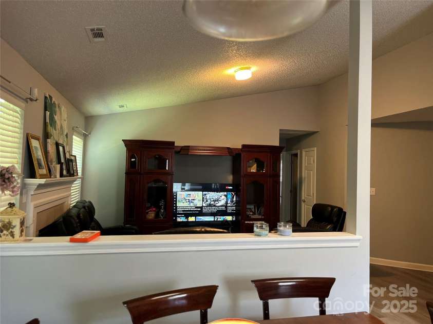 8204 Lamplighter Place, Charlotte, NC 28217.  MLS# CAR4294992, YatesRealty ID 35190. 