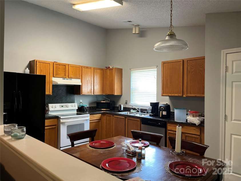 8204 Lamplighter Place, Charlotte, NC 28217.  MLS# CAR4294992, YatesRealty ID 35190. 