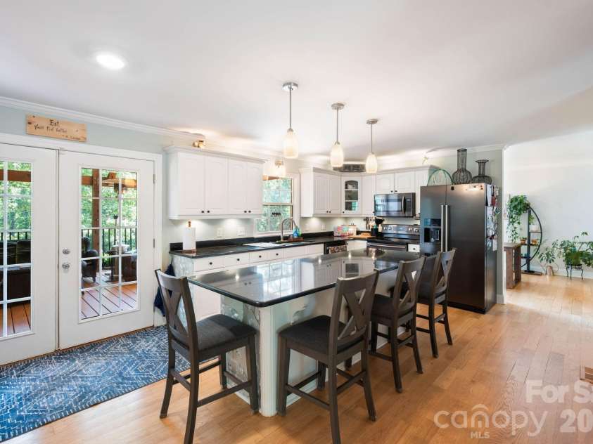 843 J Street, Newton, NC 28658.  MLS# CAR4400683, YatesRealty ID 35190. 