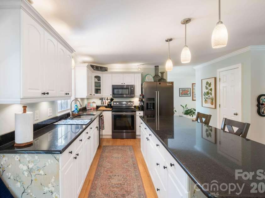 843 J Street, Newton, NC 28658.  MLS# CAR4400683, YatesRealty ID 35190. 