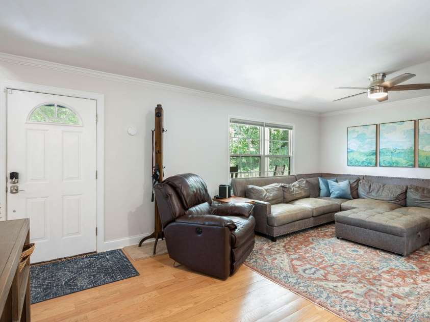843 J Street, Newton, NC 28658.  MLS# CAR4400683, YatesRealty ID 35190. 