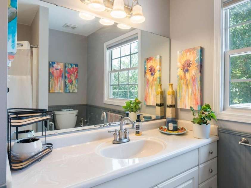 843 J Street, Newton, NC 28658.  MLS# CAR4400683, YatesRealty ID 35190. 