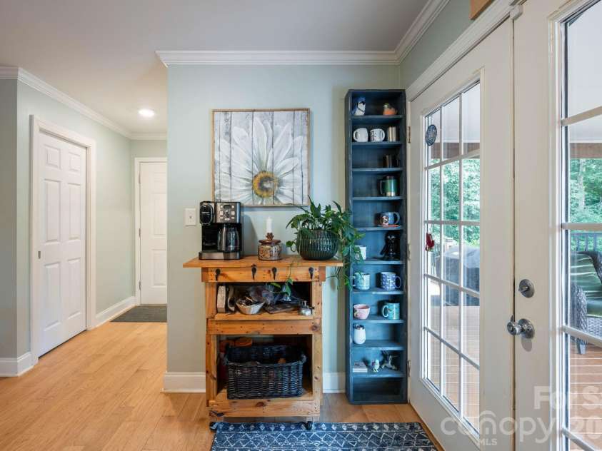 843 J Street, Newton, NC 28658.  MLS# CAR4400683, YatesRealty ID 35190. 