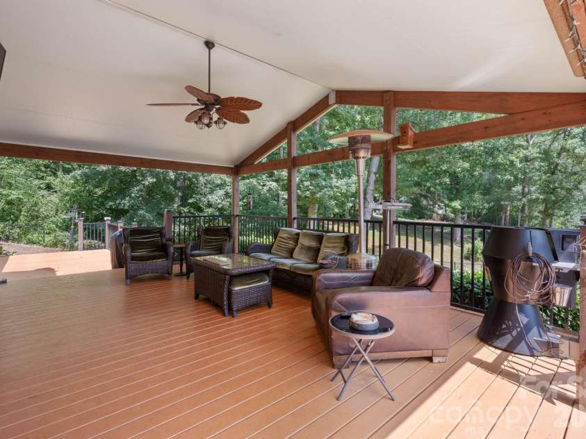 843 J Street, Newton, NC 28658.  MLS# CAR4400683, YatesRealty ID 35190. 
