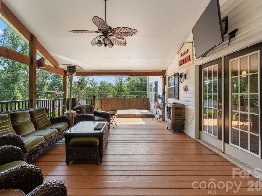 843 J Street, Newton, NC 28658.  MLS# CAR4400683, YatesRealty ID 35190. 