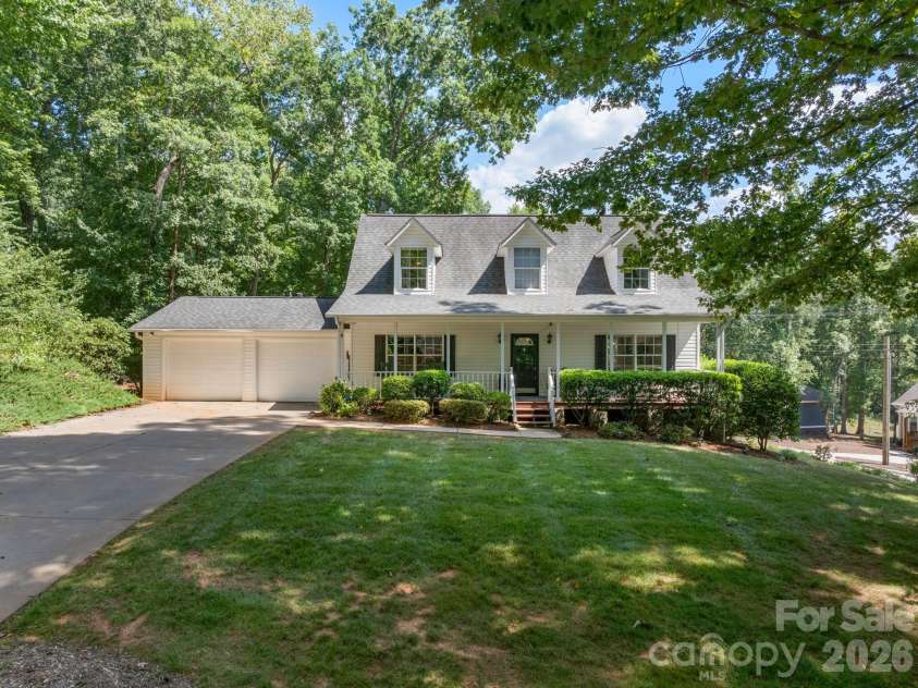 843 J Street, Newton, NC 28658.  MLS# CAR4400683, YatesRealty ID 35190. 