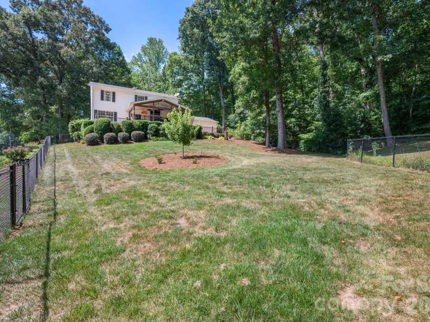 843 J Street, Newton, NC 28658.  MLS# CAR4400683, YatesRealty ID 35190. 