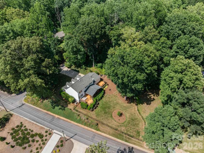 843 J Street, Newton, NC 28658.  MLS# CAR4400683, YatesRealty ID 35190. 
