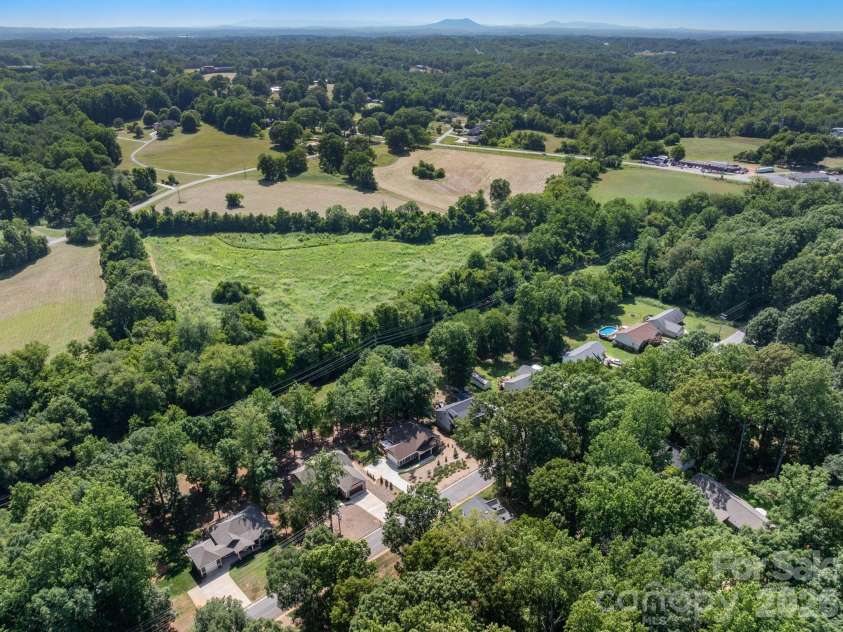 843 J Street, Newton, NC 28658.  MLS# CAR4400683, YatesRealty ID 35190. 