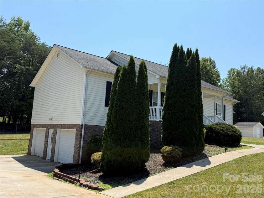 153 Deer Creek Drive, Hudson, NC 28638.  MLS# CAR4400686, YatesRealty ID 35191. 