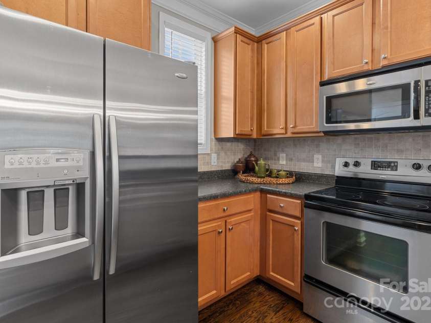 16930 Summers Walk Boulevard, Davidson, NC 28036.  MLS# CAR4257376, YatesRealty ID 35191. 