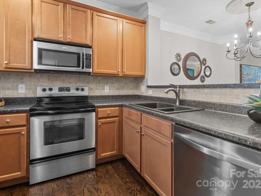 16930 Summers Walk Boulevard, Davidson, NC 28036.  MLS# CAR4257376, YatesRealty ID 35191. 