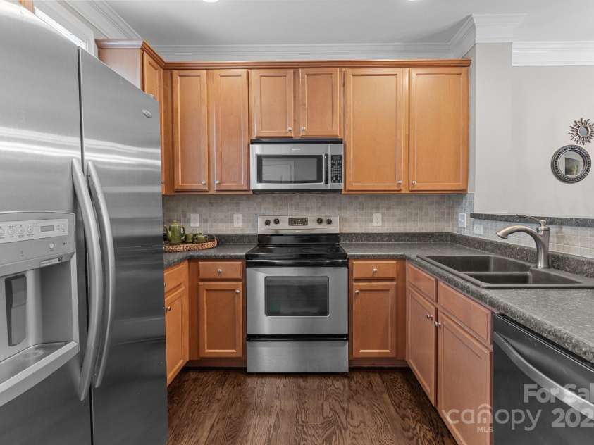 16930 Summers Walk Boulevard, Davidson, NC 28036.  MLS# CAR4257376, YatesRealty ID 35191. 