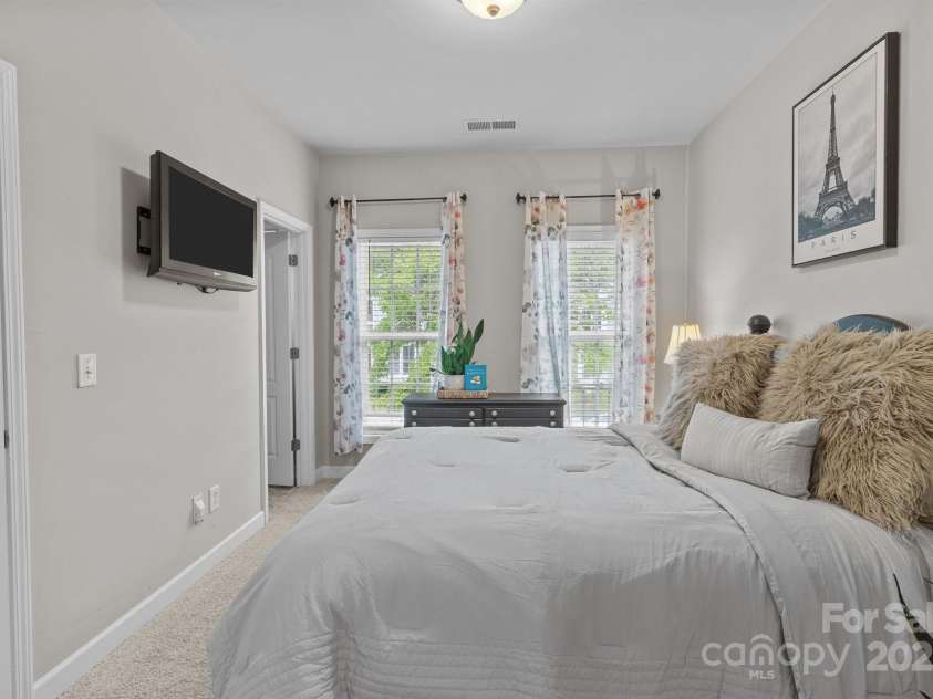 16930 Summers Walk Boulevard, Davidson, NC 28036.  MLS# CAR4257376, YatesRealty ID 35191. 