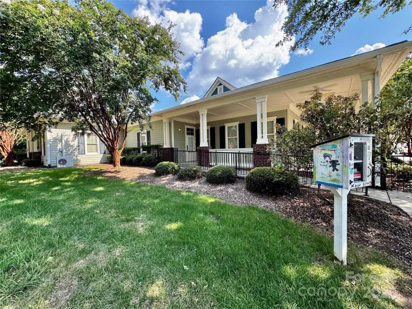 16930 Summers Walk Boulevard, Davidson, NC 28036.  MLS# CAR4257376, YatesRealty ID 35191. Club house with little free library