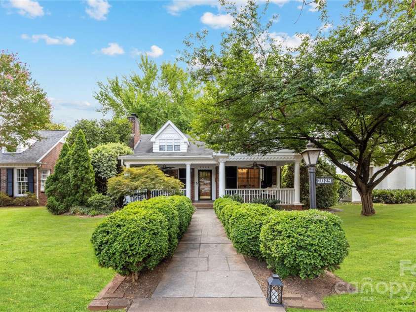 2029 Charlotte Drive, Charlotte, NC 28203.  MLS# CAR4288362, YatesRealty ID 35192. 