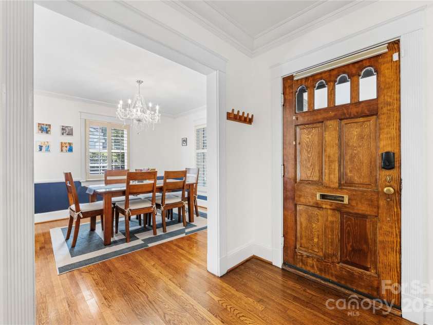 2029 Charlotte Drive, Charlotte, NC 28203.  MLS# CAR4288362, YatesRealty ID 35192. 