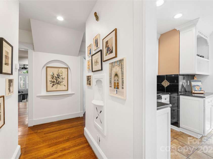 2029 Charlotte Drive, Charlotte, NC 28203.  MLS# CAR4288362, YatesRealty ID 35192. 