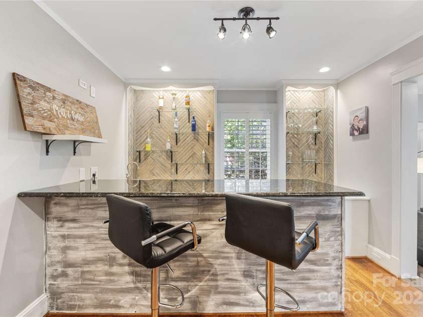 2029 Charlotte Drive, Charlotte, NC 28203.  MLS# CAR4288362, YatesRealty ID 35192. 