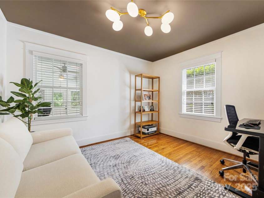 2029 Charlotte Drive, Charlotte, NC 28203.  MLS# CAR4288362, YatesRealty ID 35192. 