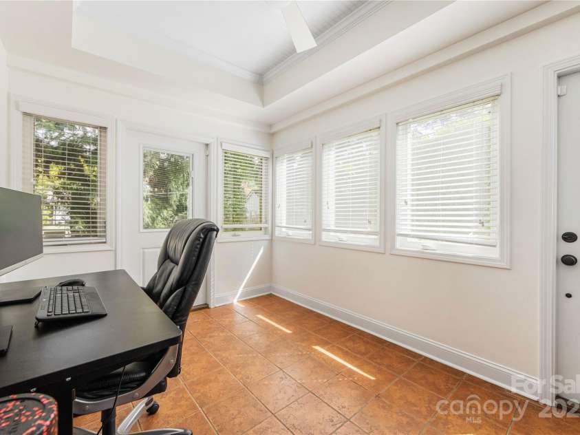 2029 Charlotte Drive, Charlotte, NC 28203.  MLS# CAR4288362, YatesRealty ID 35192. 