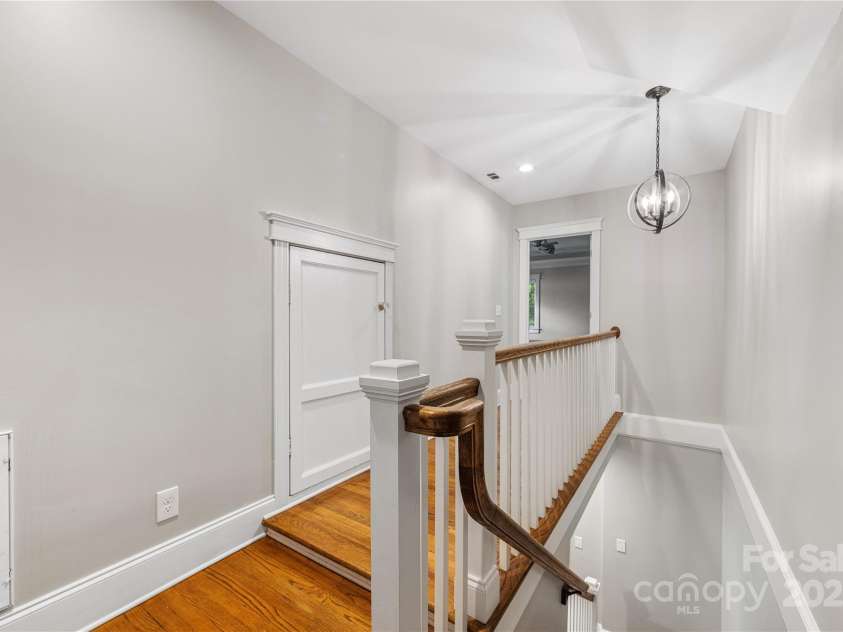 2029 Charlotte Drive, Charlotte, NC 28203.  MLS# CAR4288362, YatesRealty ID 35192. 
