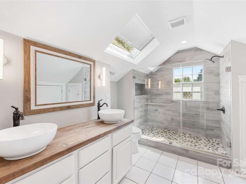 2029 Charlotte Drive, Charlotte, NC 28203.  MLS# CAR4288362, YatesRealty ID 35192. 