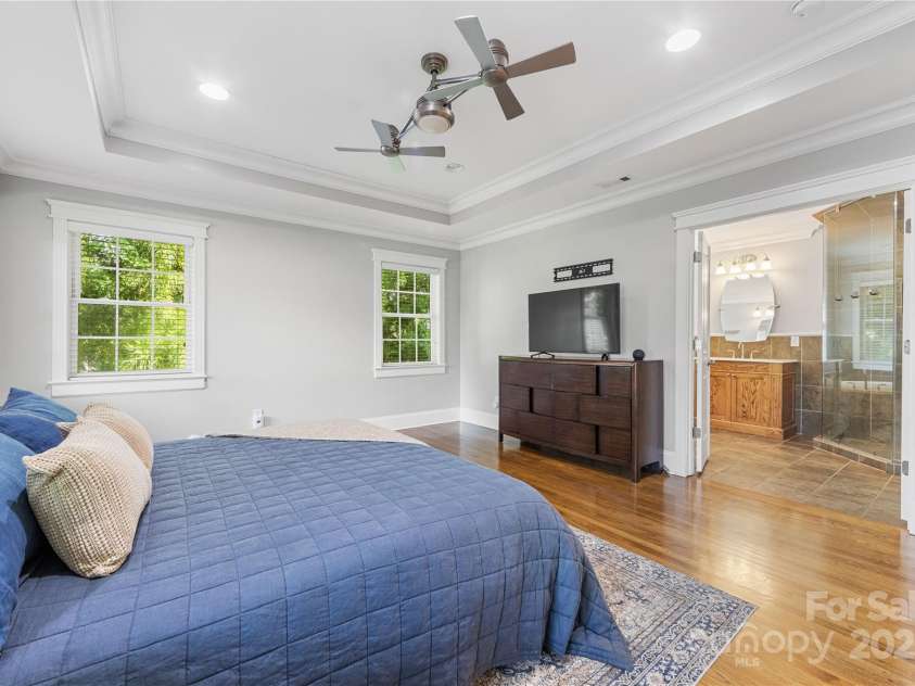 2029 Charlotte Drive, Charlotte, NC 28203.  MLS# CAR4288362, YatesRealty ID 35192. 