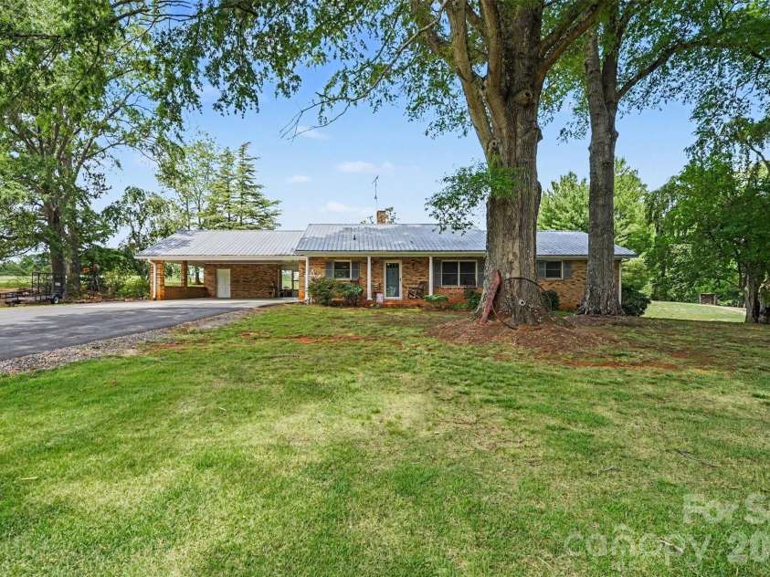 591 Mullis Road, Union Grove, NC 28689.  MLS# CAR4398602, YatesRealty ID 35192. 
