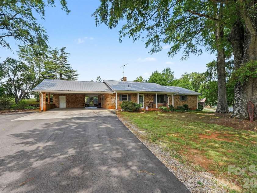 591 Mullis Road, Union Grove, NC 28689.  MLS# CAR4398602, YatesRealty ID 35192. 