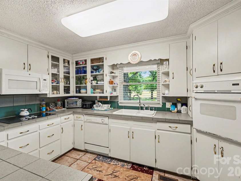 591 Mullis Road, Union Grove, NC 28689.  MLS# CAR4398602, YatesRealty ID 35192. 