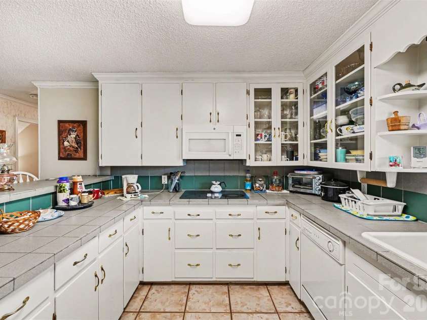591 Mullis Road, Union Grove, NC 28689.  MLS# CAR4398602, YatesRealty ID 35192. 