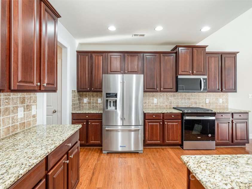 10142 Linksland Drive, Huntersville, NC 28078.  MLS# CAR4224492, YatesRealty ID 35193. 