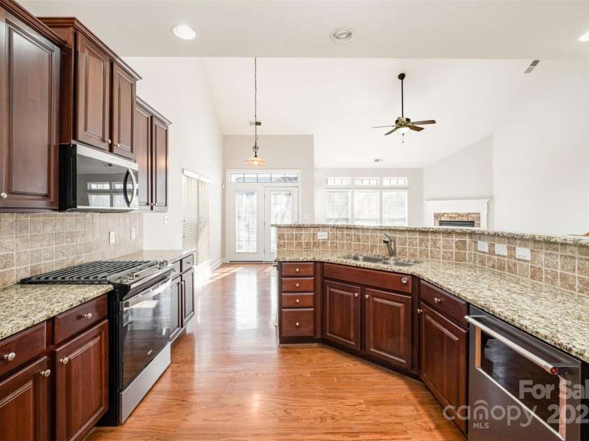 10142 Linksland Drive, Huntersville, NC 28078.  MLS# CAR4224492, YatesRealty ID 35193. 