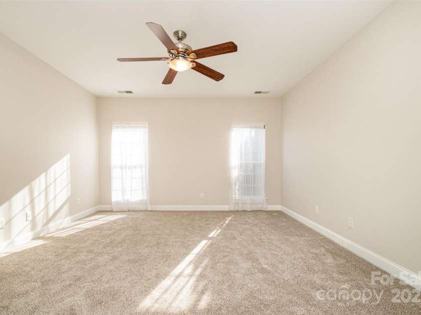 10142 Linksland Drive, Huntersville, NC 28078.  MLS# CAR4224492, YatesRealty ID 35193. 