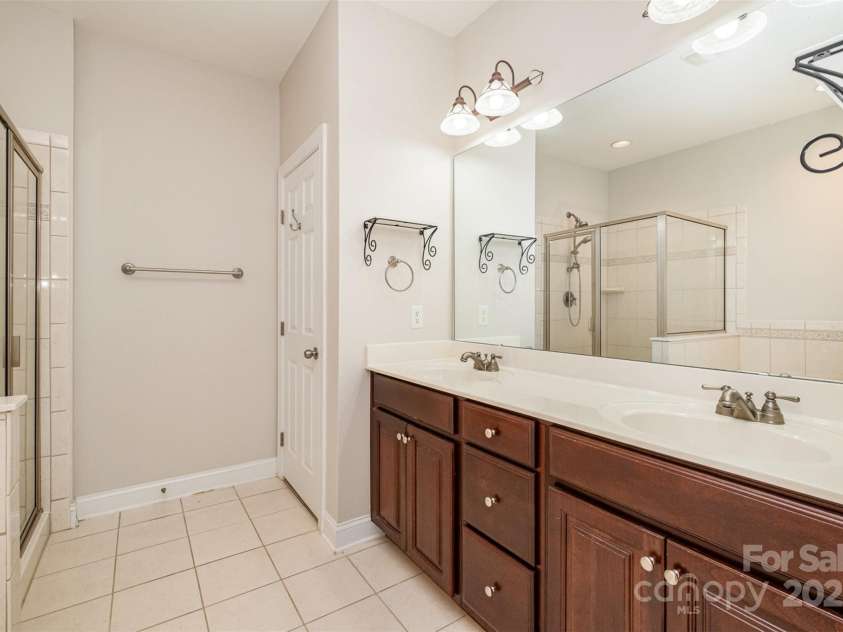 10142 Linksland Drive, Huntersville, NC 28078.  MLS# CAR4224492, YatesRealty ID 35193. 