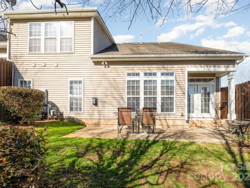 10142 Linksland Drive, Huntersville, NC 28078.  MLS# CAR4224492, YatesRealty ID 35193. 