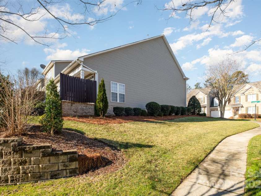 10142 Linksland Drive, Huntersville, NC 28078.  MLS# CAR4224492, YatesRealty ID 35193. 